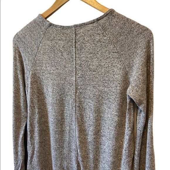 COIN 1804 Heathered Grey Long Loose Stretch Fit Long Sleeve Button Detail Top S - Picture 3 of 8